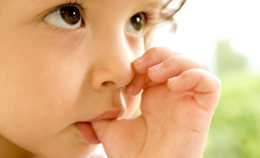 子どもの指しゃぶりはいつまで？やめられない理由と…の画像