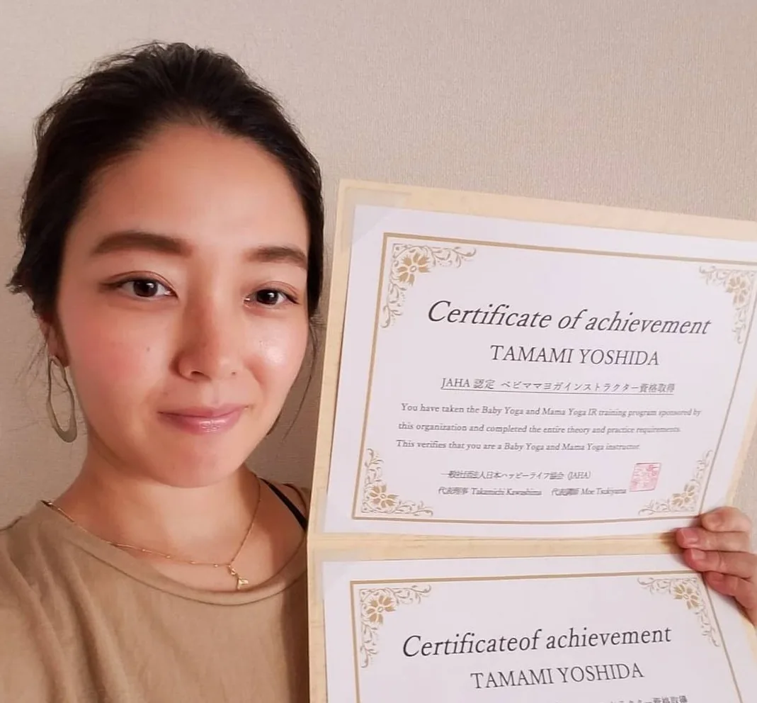 ベビーヨガ資格の女性