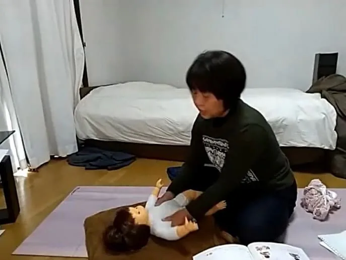 ベビーマッサージ