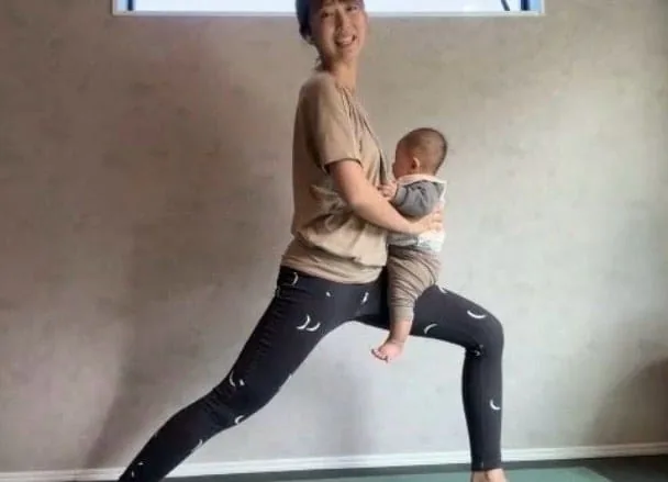 ベビーヨガ