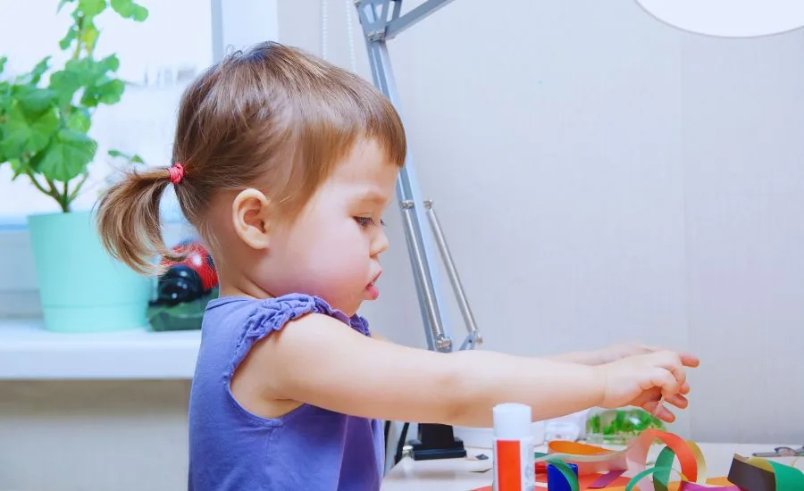 幼児期の脳発達と神経回路