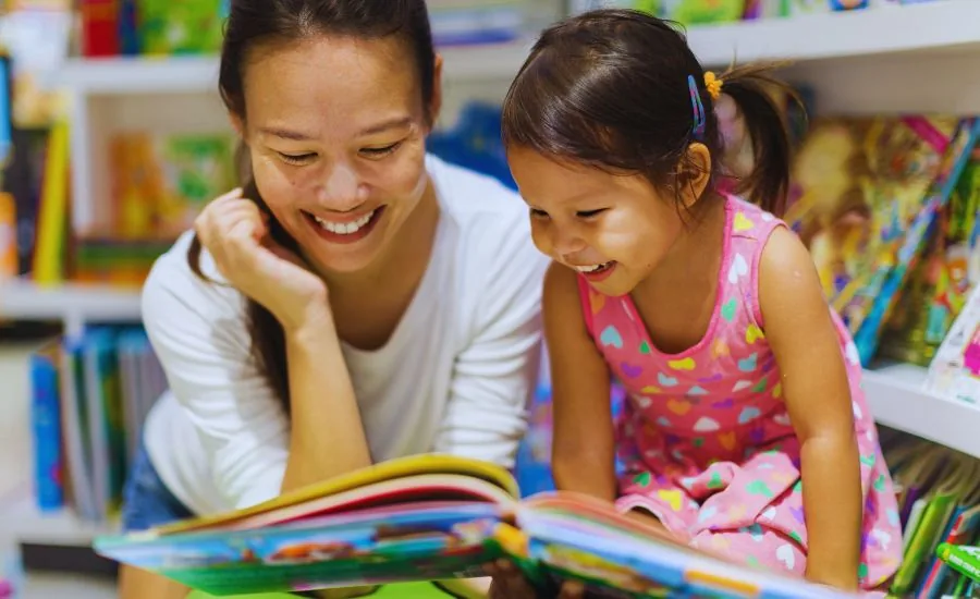 絵本の読み聞かせで育つ親子の時間