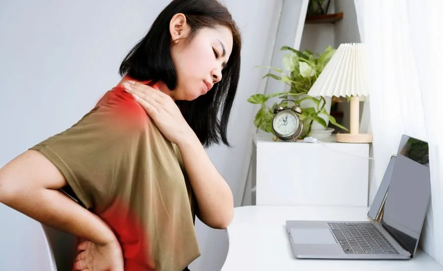 姿勢の崩れによる不調のイメージ