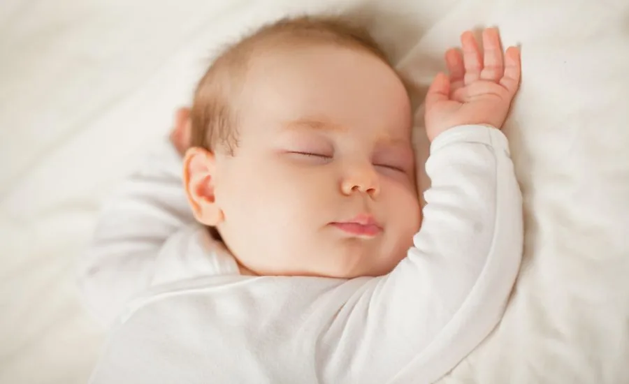 睡眠中の赤ちゃん