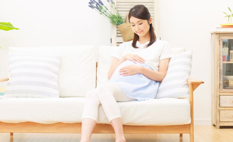 妊娠期の穏やかな時間のイメージ