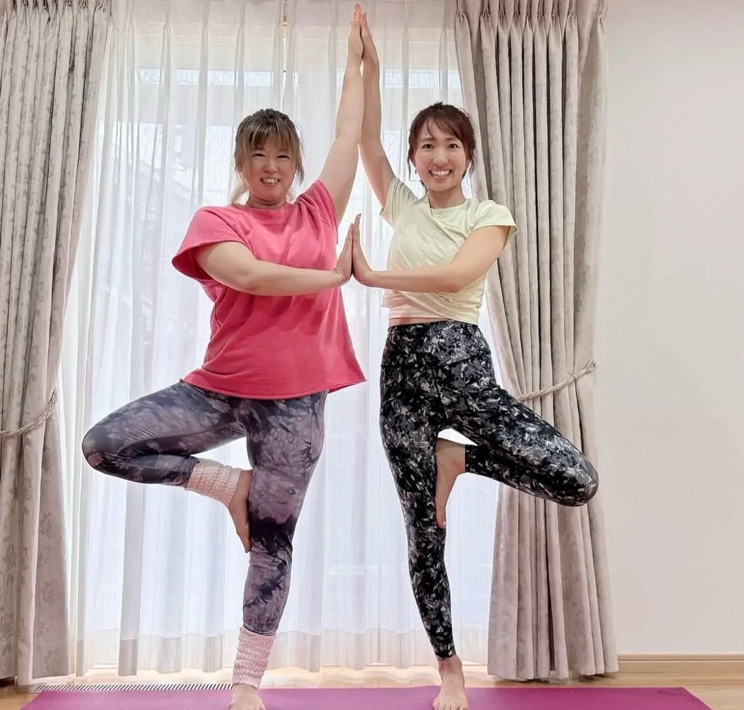 ヨガ指導の様子