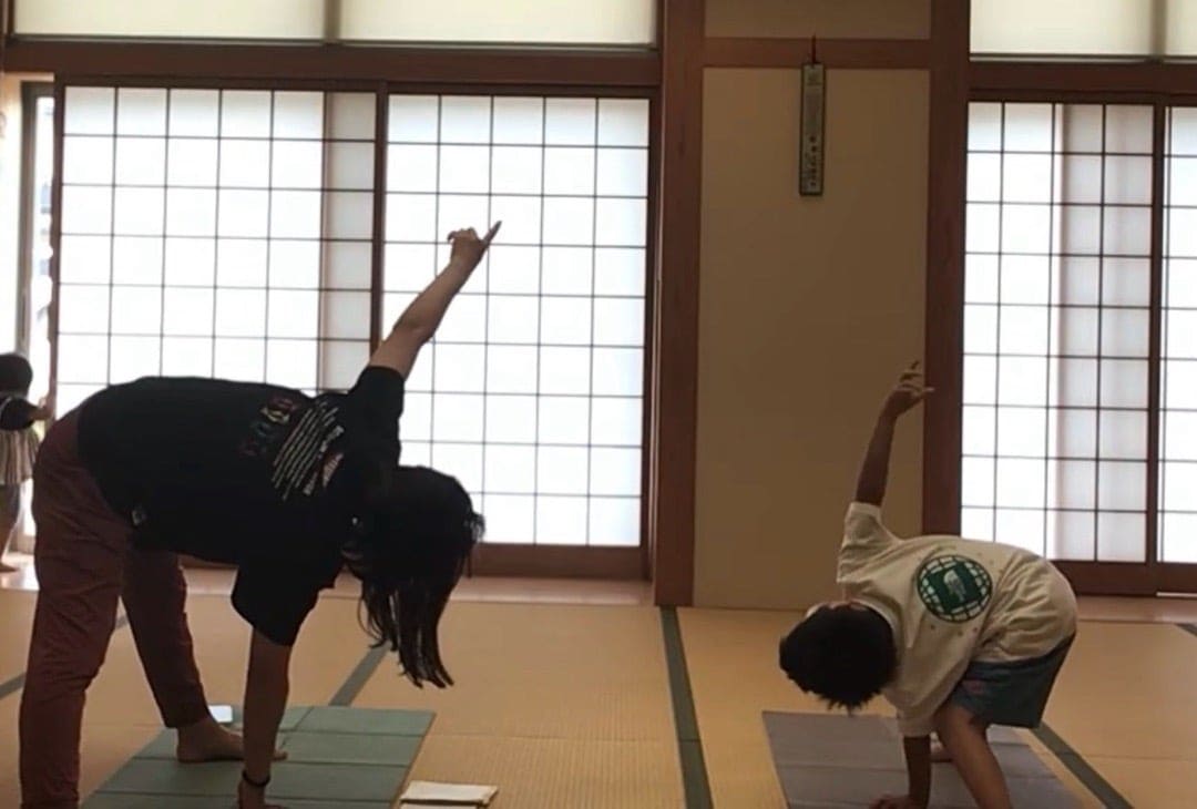キッズヨガ
