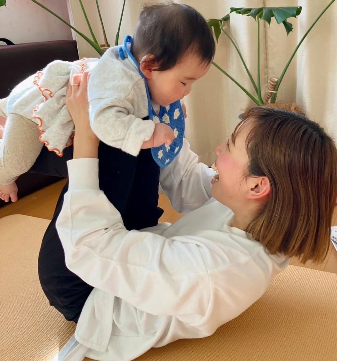 JAHA認定ベビーヨガ＆ママヨガ講座 親子で学ぶ様子