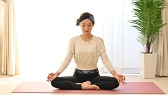 心に寄り添うヨガ